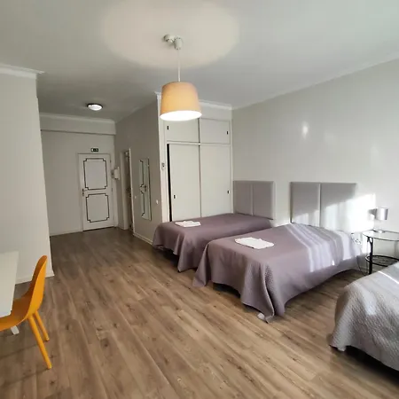 Residencial Centro Comercial Avenida Bragashopping بيت ضيافة 2*