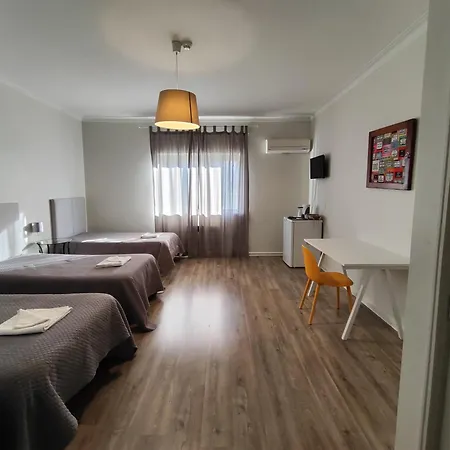بيت ضيافة Residencial Centro Comercial Avenida Bragashopping 2*