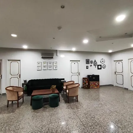 Guest house Residencial Centro Comercial Avenida Bragashopping 3*