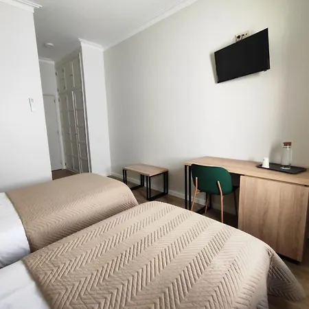 Residencial Centro Comercial Avenida Bragashopping بيت ضيافة 2*