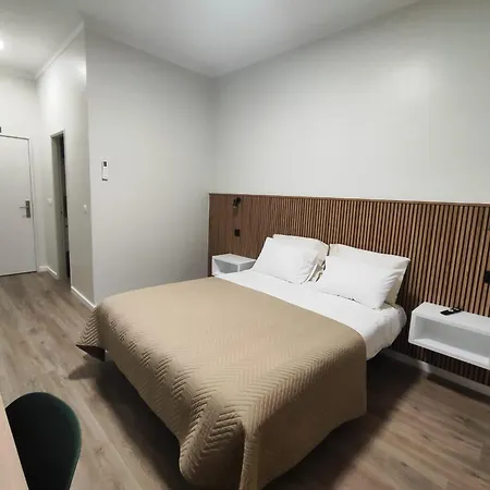 阿威尼达布拉格斯商业酒店